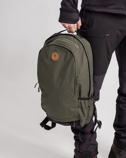 PINEWOOD  DAY PACK 22 l Rucksack Outdoor Urban